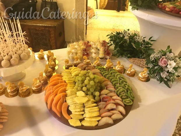 Vassoio di frutta per buffet matrimonio